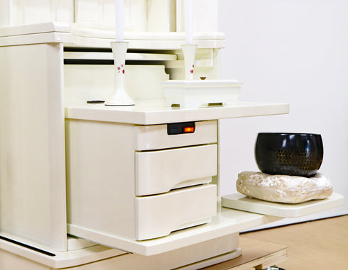 Soka Gakkai Furniture-style Buddhist Altar "Akane" Available in 4 colors Made in Japan Rainbow Gold Cabinet Compatible with Permanent Gohonzon